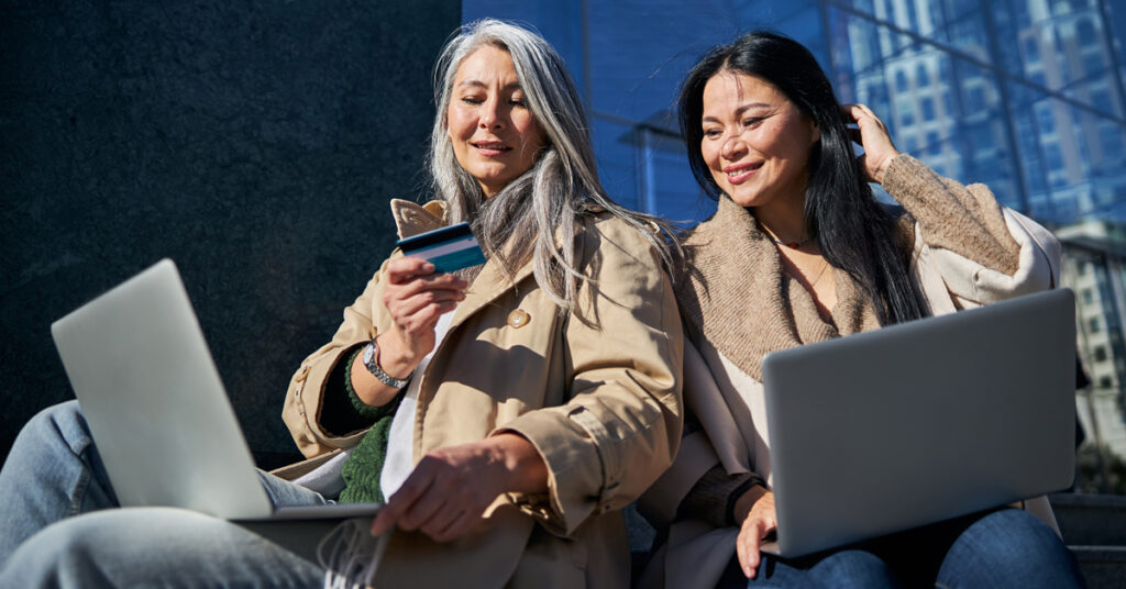 Navigating Modern Commerce: How Free eCommerce Platforms Fuel B2B and B2C Growth